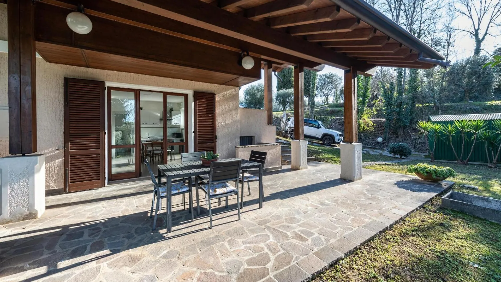 Apartment Al Porto Terrace Close To The Lake San Felice del Benaco
