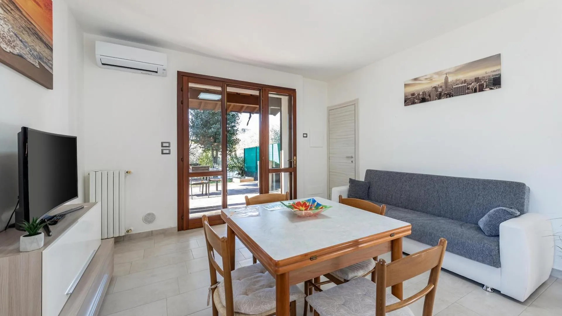Apartment Al Porto Terrace Close To The Lake San Felice del Benaco Italy