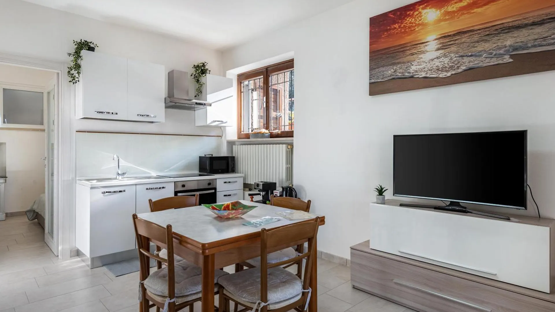 Apartment Al Porto Terrace Close To The Lake San Felice del Benaco